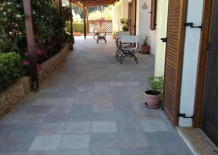 Vromolithos Apart Otel *